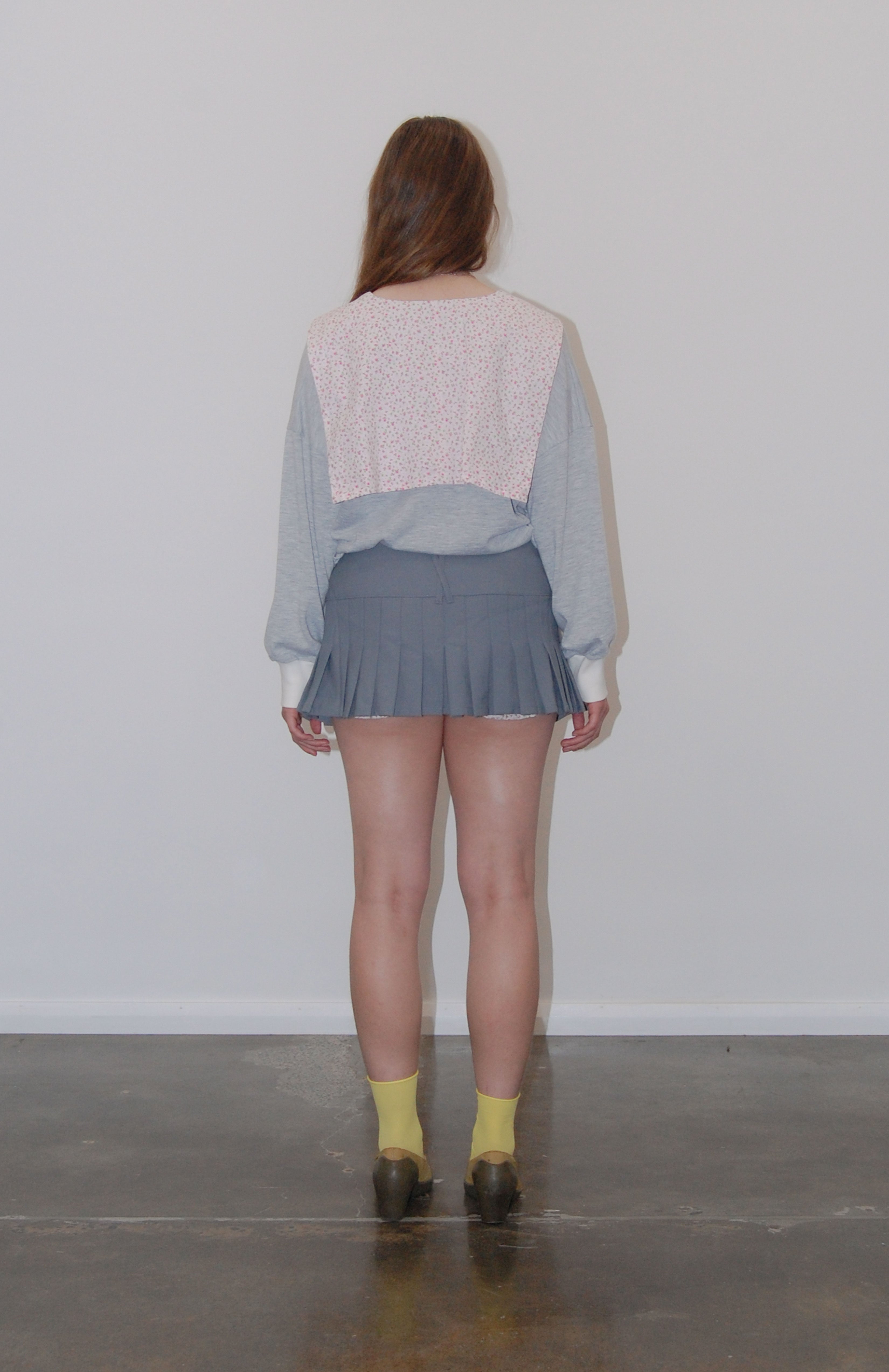 Maroske peech Oversized soft knit grey marle jersey sweater with romantic cotton floral V-neckline sailor collar. features complimentary white rib accent cuffs and hem. This cosy style is a glamorous winter alternative that can be easily dressed up or down. Perfect for provoking a glamorous yet bitter sweat adventure.
