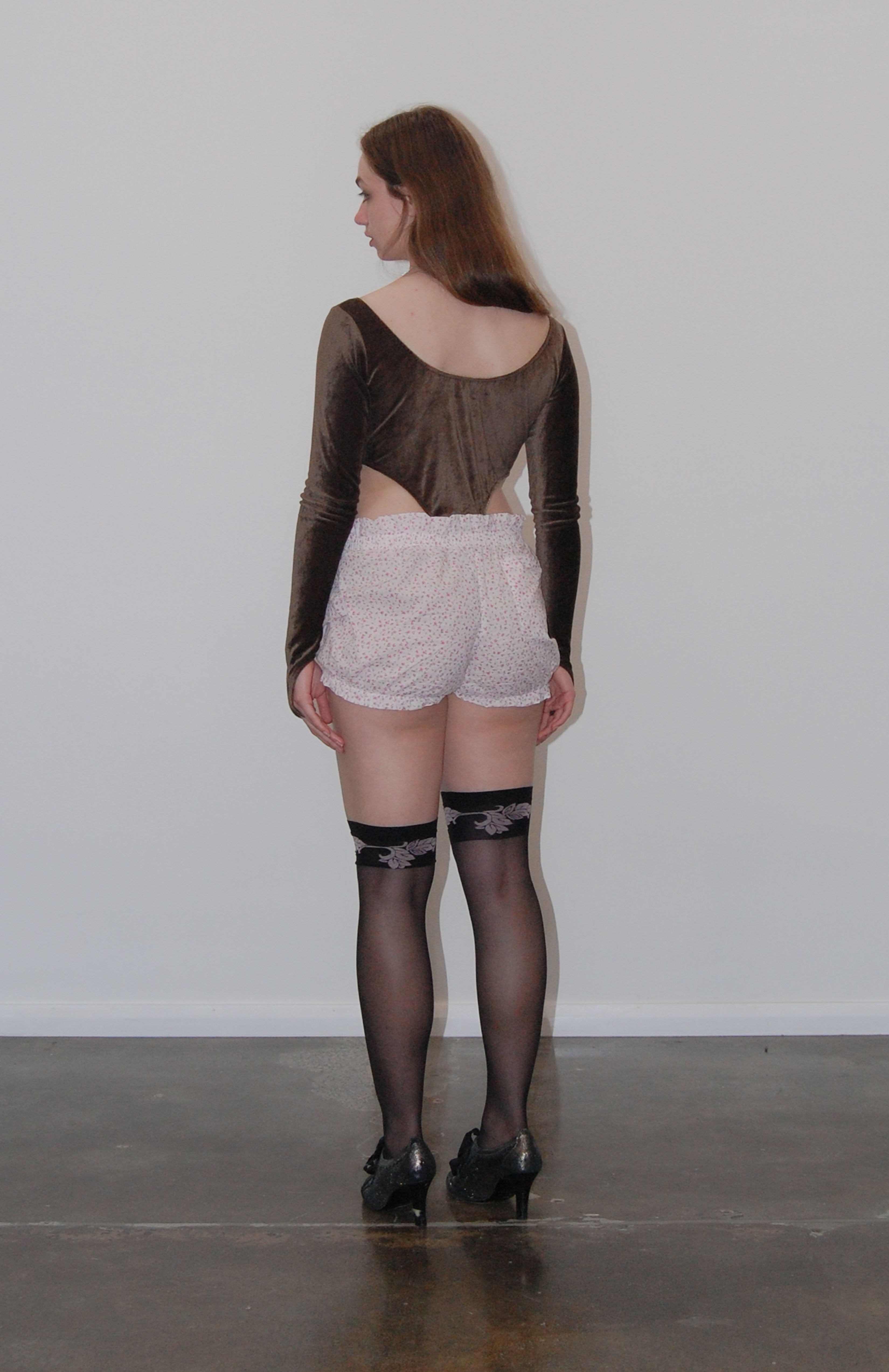 Maroske Peech A high waisted playful cotton bloomer for special occasions. Featuring a soft elasticated ruffle waistband and hem, with a handy patch pocket positioned on the back. Fashioned in a reclaimed light weight woven floral. Can easily be styled under a short skirt, over leggings for modesty or alternatively on its own during the warmer months.