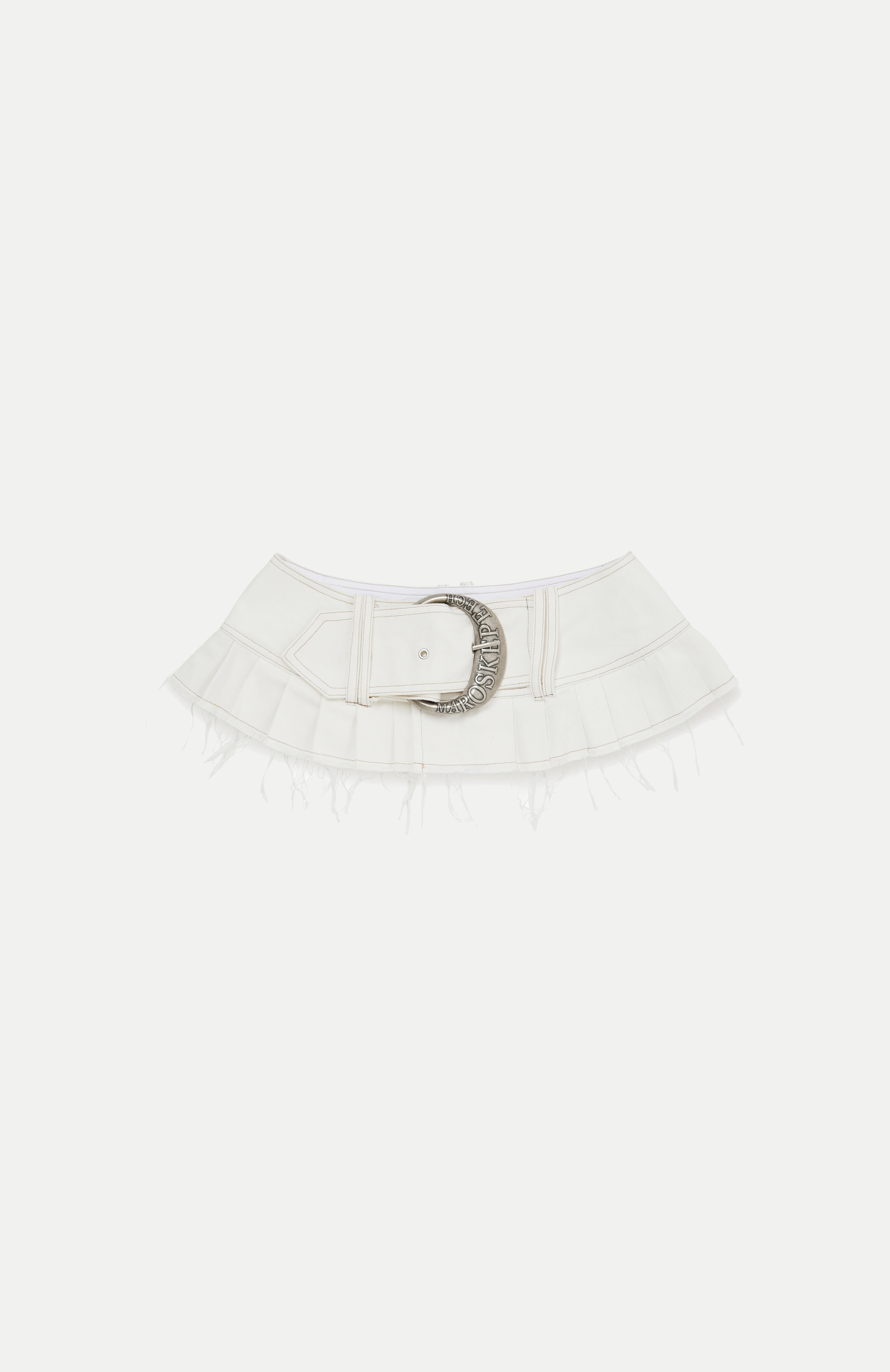 Pleated belt that is slashed at the hem, a signature centre front Maroske Peech branded D buckle holds the belt closed with three adjustable eyelet sizes settings.
Made from a soft white cotton drill with contrast stitching.
