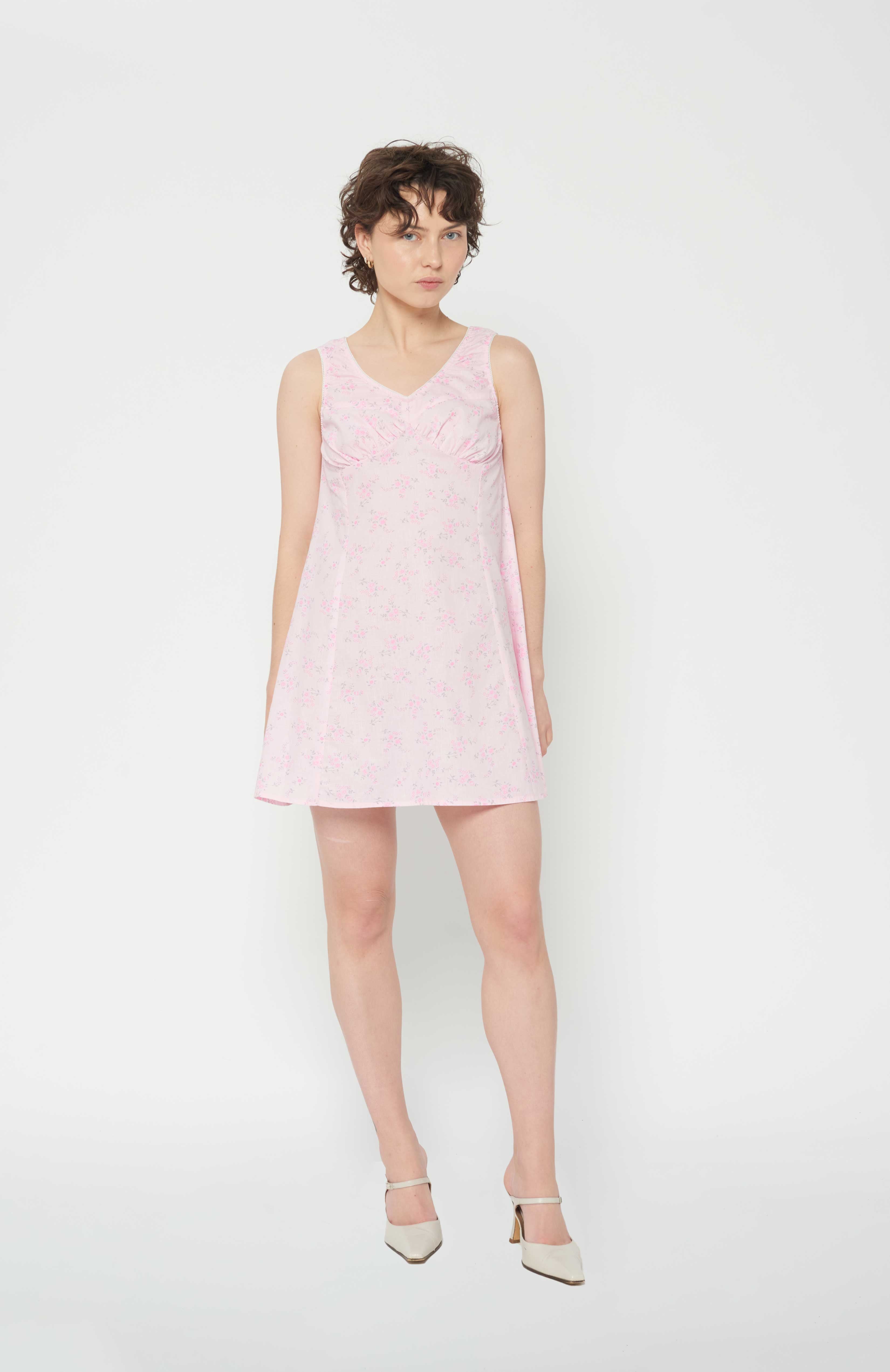 Maroske Peech pink cotton babydoll dress inspired by slip on vintage nighties. This style is sweetly gathered at the bust and lightly A-lined that creates a feminine shape. features scalloped elastic finishings.